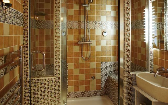 Hang Your Hat - The Cottage