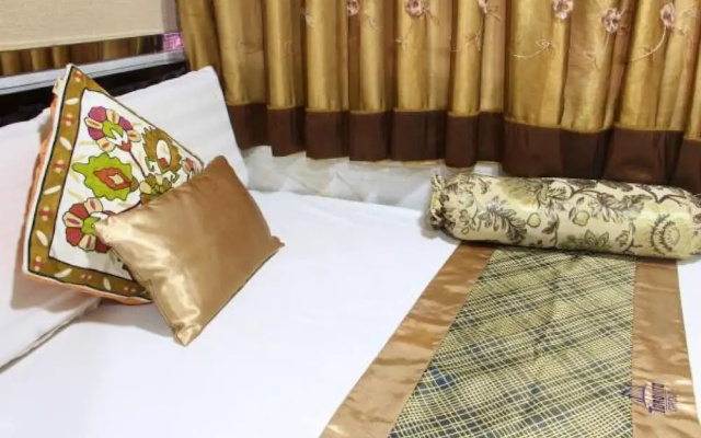 Room in Guest Room - Cozy Standard Double Room With Garden and Wifi – Guest Rooms – Kowloon