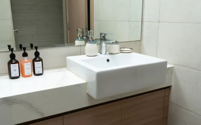 Nasma Luxury Stays - Azizi Riviera 44