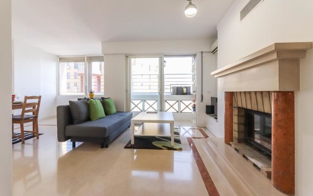Lisbon Flower 360º - Your Lovely Flat with Pool and Parking