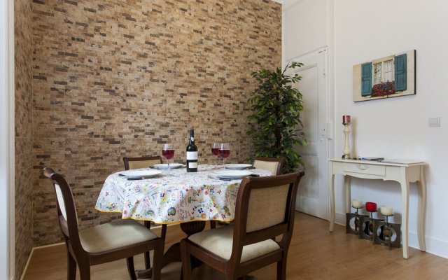 ALTIDO Homely 2BR flat in Alfama, 3 mins from Lisbon Army Museum