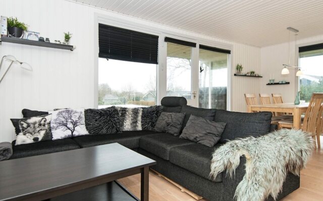 6 Person Holiday Home in Glesborg