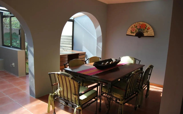 14 Cluster House & Studio