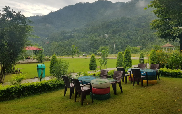 Balaut Camp - Resort