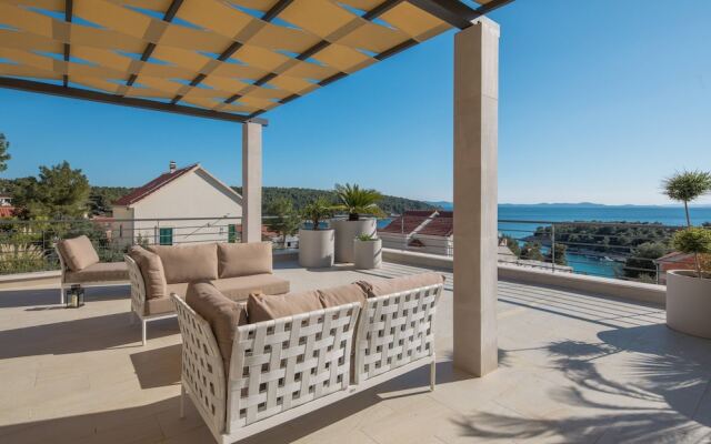 Luxury Villa Juliet with Heated Pool
