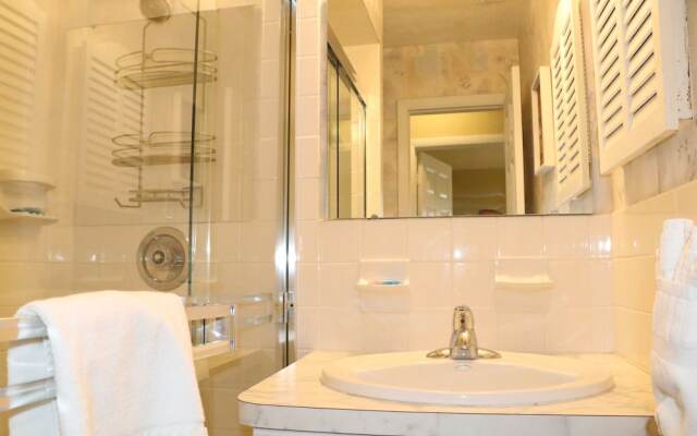 Jamaica Royale 099 - 2 Br Condo