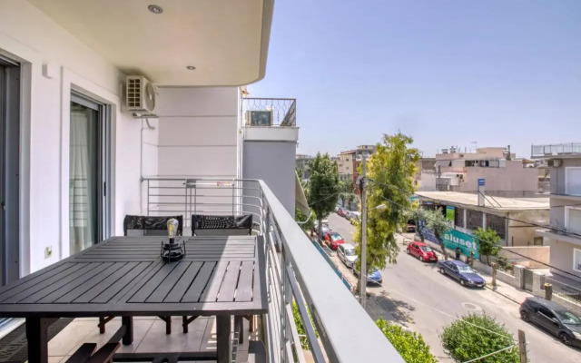 Sunny & cosy 2nd floor apt with a balcony