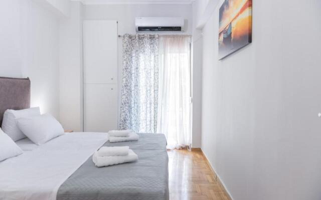 Mar25 by Smart Cozy Suites - In the heart of Athens - 9 minutes from metro - Available 24hr
