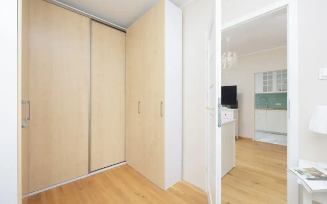 Apartment Near Old Town by Renters