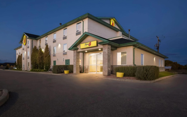 Super 8 by Wyndham Prince Albert