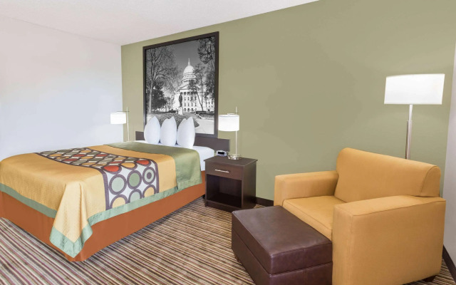 Super 8 by Wyndham Madison South