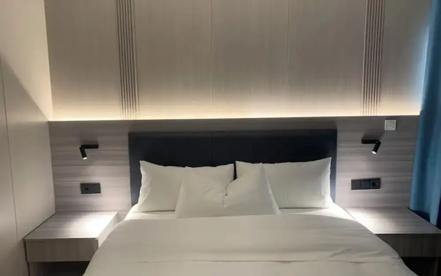 Mooncity Hotel & Boardinghouse