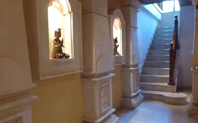 Gunung Paradis Retreat