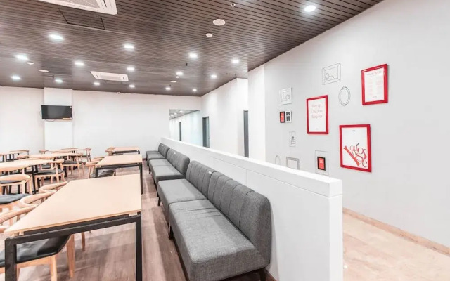 Super OYO Townhouse 1 Hotel Salemba