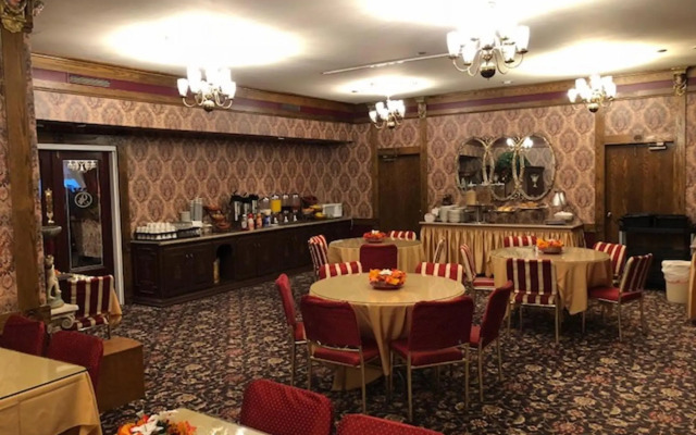 Queen Anne Hotel