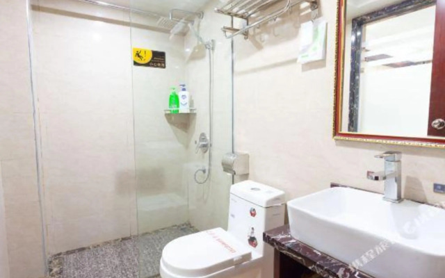 Yunhong Hotel (Guangzhou Railway Station Xicun Subway Station)