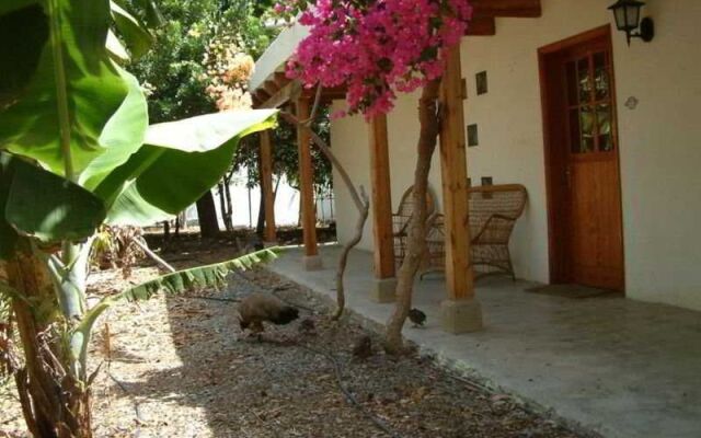 Cho Manuel Residence