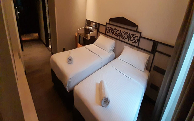 Lion Peak Hotel Hamilton