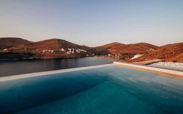 Ble Kythnos Suites
