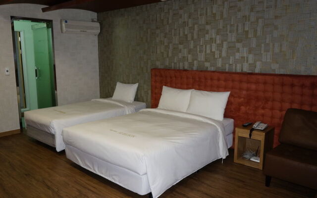 Aubeson Hotel