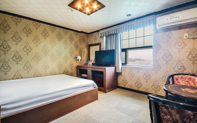 Jangseong Hotel New Napori