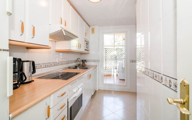 SAA-Great 2 bed apt 10 min walk to Puerto Banus