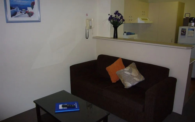 Chevron Palms Holiday Apartments by Gold Coast Premium