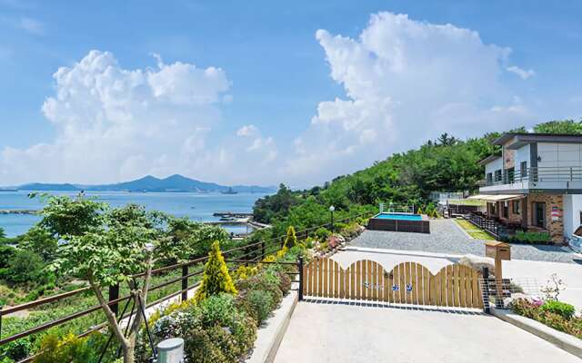 Geoje Mountain & Sea Pension