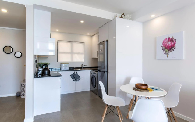 uSHAKA WATERFRONT - HARBOUR HEADING HIDEAWAY