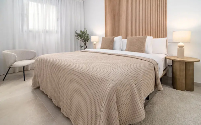 Le2c- Modern, New-build Apartment near the beach