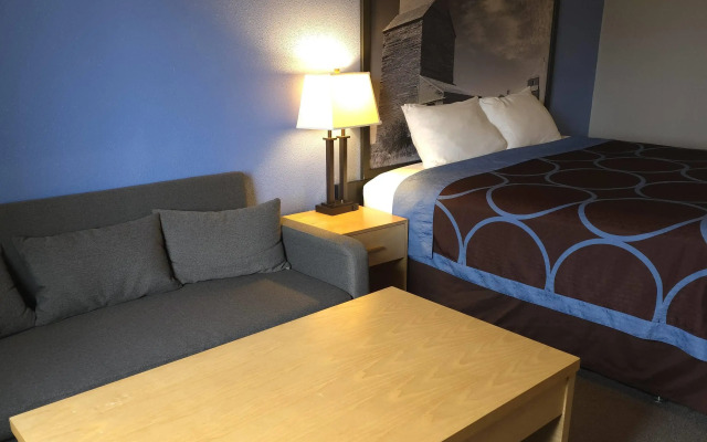 Super 8 by Wyndham Swift Current