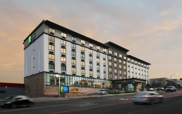 Holiday Inn Express Hotel & Suites Fort Worth Downtown, an IHG Hotel