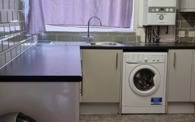 Remarkable 3-bed House With Garden in London