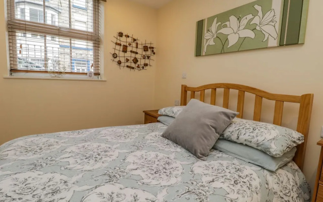 Apartment 6