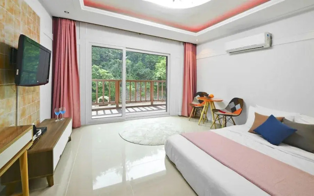 Gyeongju Green Valley Spa Pension