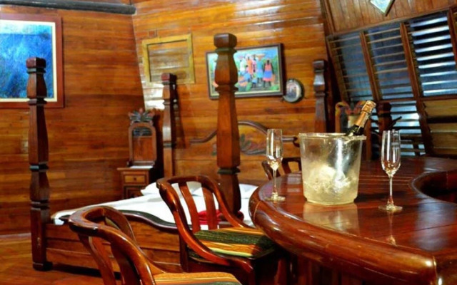 Mucura Club Hotel
