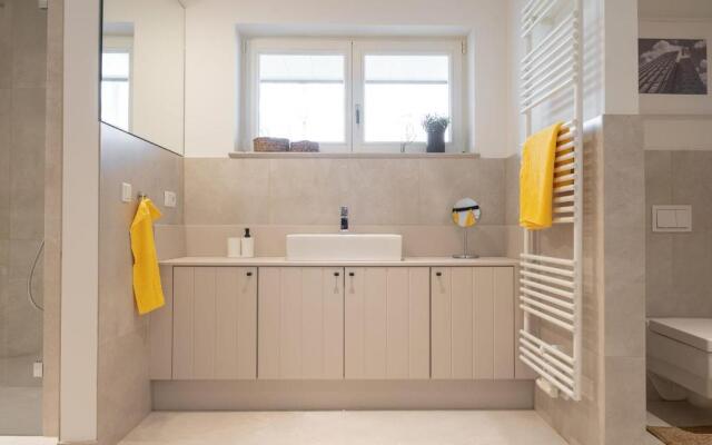 Spacious 3-bedroom apartment near Eilbekpark