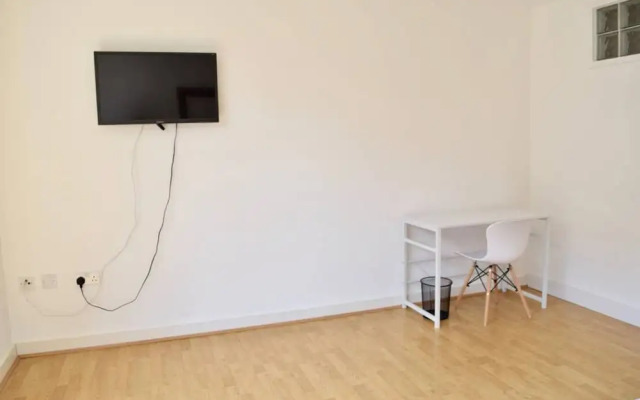 Modern 1 Bedroom Flat in Canary Wharf