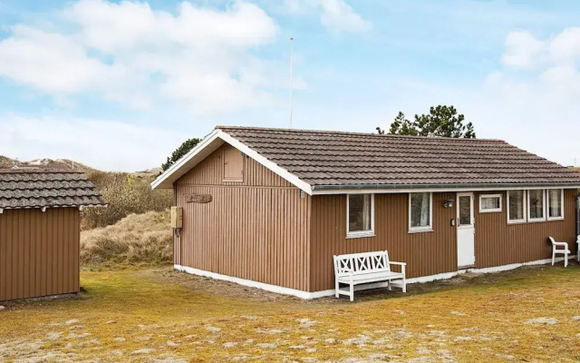 Enticing Holiday Home in FanÃ¸ near Sea
