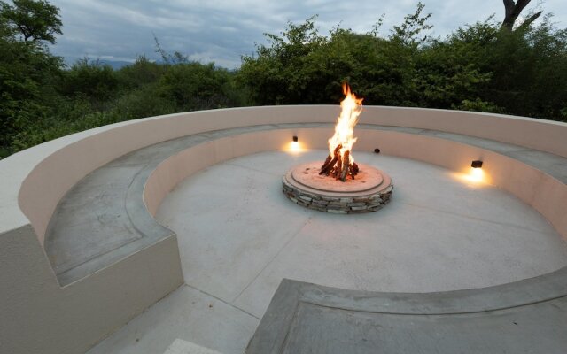 Villa Thornybush Light and Elegantly Designed Villa