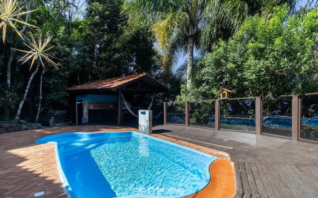 House With Pool and Skate Park Stm0500