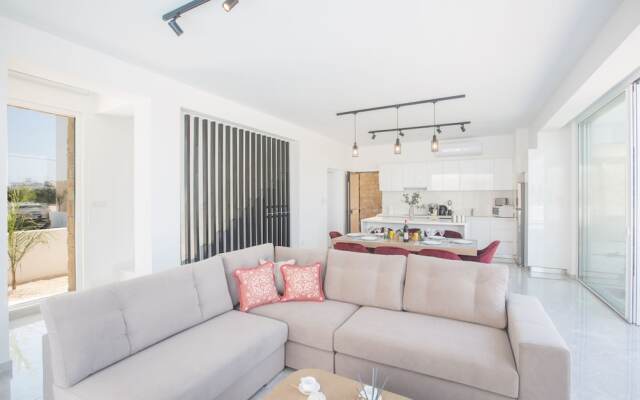 4 Bedroom Villa in Protaras Center - Protaras Vie Bleu Villa Vb3