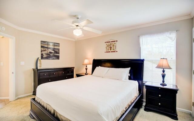 2b/2b w/ Pool & Tennis Court, Sleeps 6