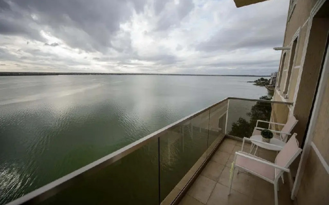 Solid Residence