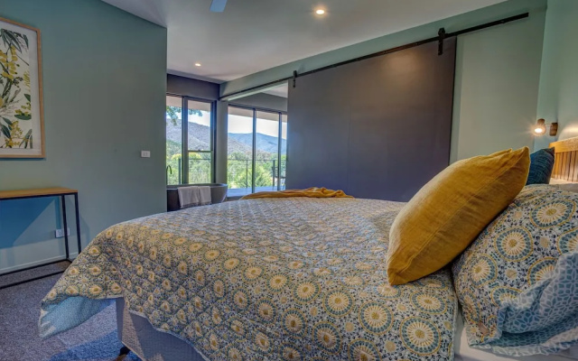 The View Bright – Guest Rooms – Bright