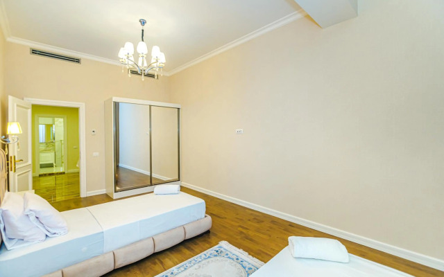 VIP Apartment in Buta palace 703
