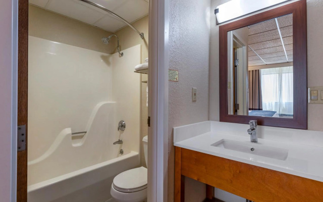 Comfort Inn & Suites Gateway to Glacier National Park