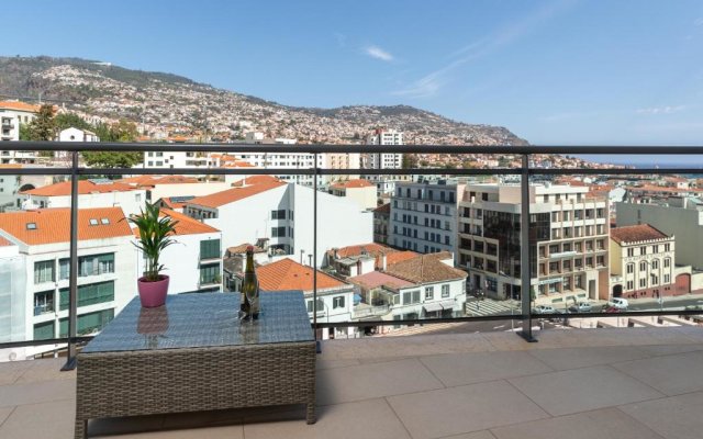 Luxurious Apartment Funchal - Casa Valentina - Rent2U, Lda