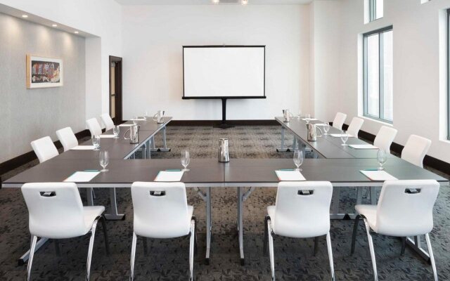 Le Méridien Columbus, The Joseph