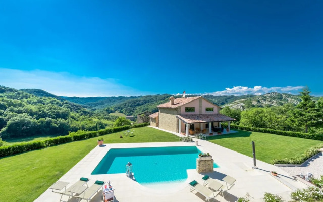 Heartbreaking Charming Villa in Chipieri - Marche